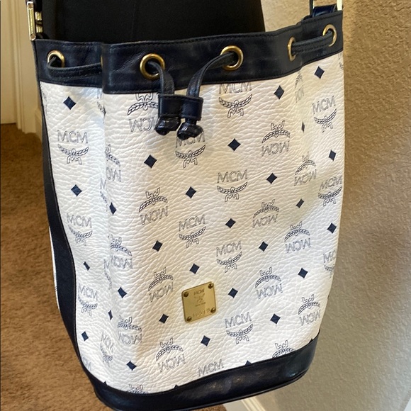 Vintage MCM White and Navy Crossbody Bucket Bag - Picture 9 of 15